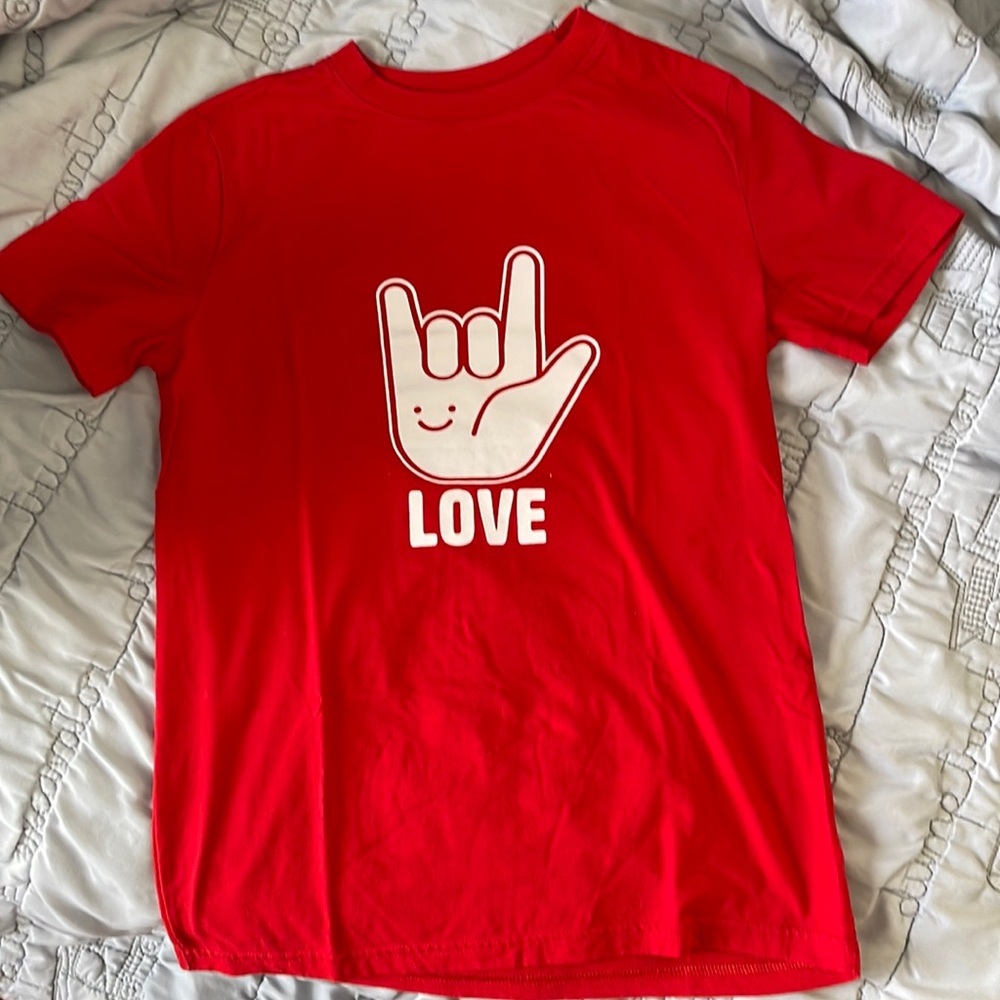 Boy’s Cat & Jack “Love Sign” Shirt L(12-14)